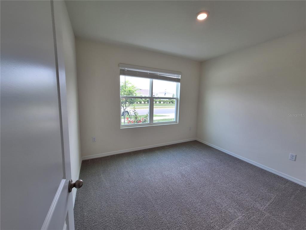 2733 WIDEWATER WAY, ZEPHYRHILLS, FL — photo 4 of 15