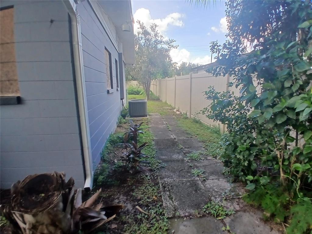 1818 HEATHER AVENUE, TAMPA, FL — photo 3 of 11