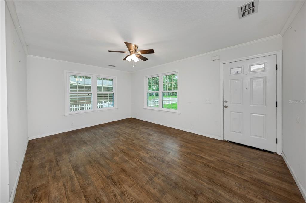 4602 W CHISHOLM STREET, TAMPA, FL — photo 3 of 22