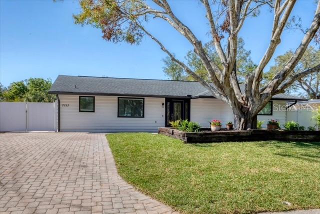 2553 E PAULSTAN COURT, SARASOTA, FL — photo 2 of 30