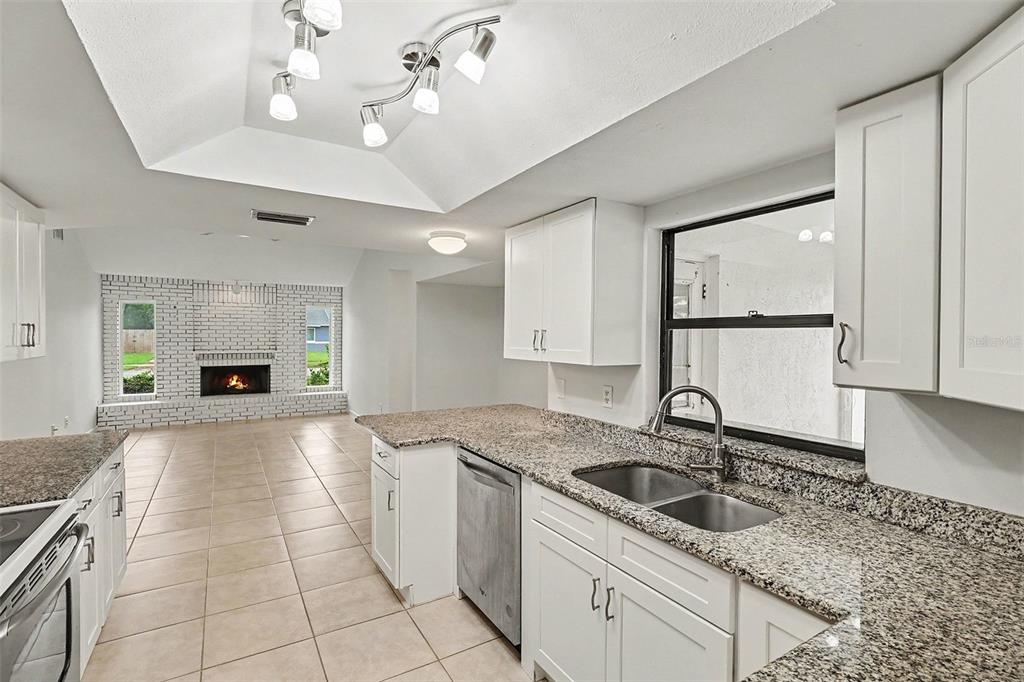 2700 RAINTREE LAKE CIRCLE, MERRITT ISLAND, FL — photo 4 of 30