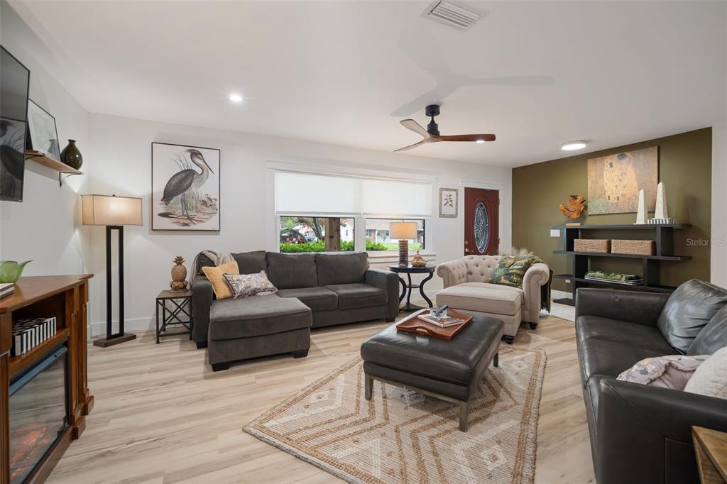 1003 MANDALAY DRIVE, BRANDON, FL — photo 3 of 26