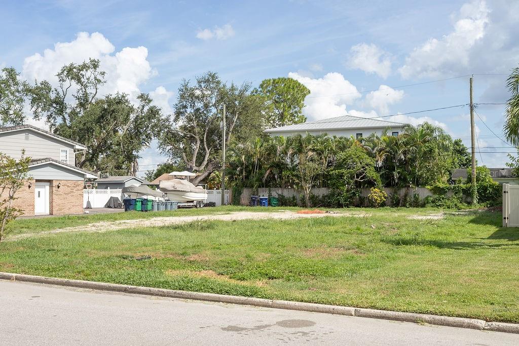 621 HUDSON AVENUE, TAMPA, FL — photo 2 of 5