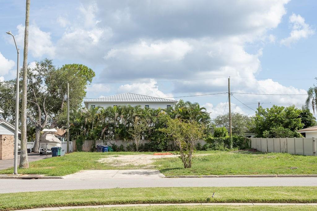621 HUDSON AVENUE, TAMPA, FL — photo 3 of 5