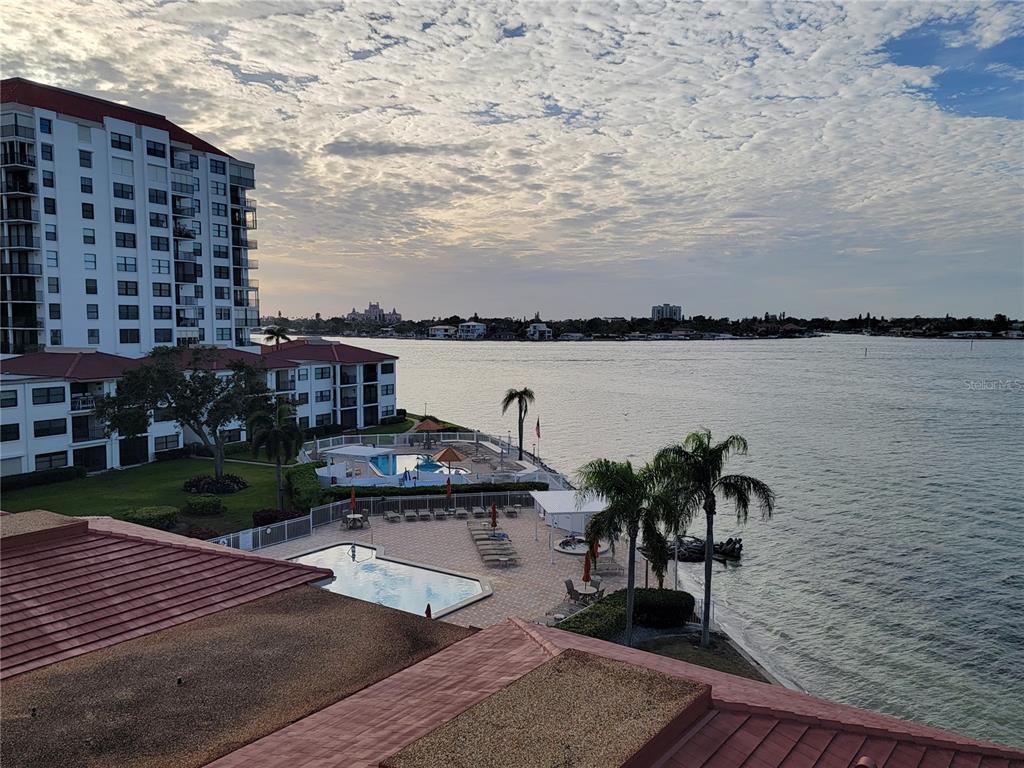 6211 SUN BOULEVARD UNIT 508, ST PETERSBURG, FL — photo 3 of 30