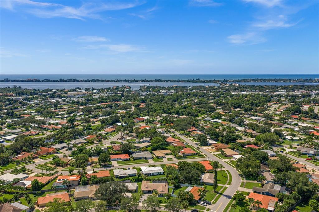 7520 CURTISS AVENUE, SARASOTA, FL — photo 4 of 30