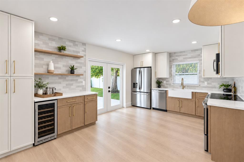 1613 GREENWOOD DRIVE, DUNEDIN, FL — photo 3 of 35