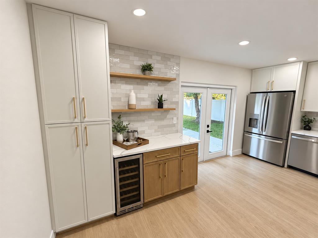 1613 GREENWOOD DRIVE, DUNEDIN, FL — photo 5 of 35