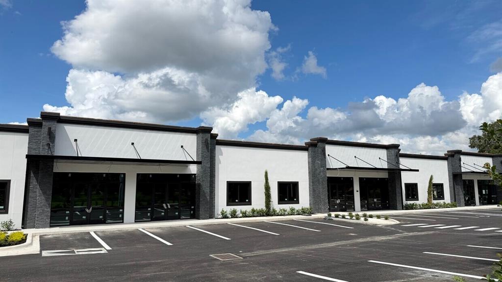 426 ERROL PKWY