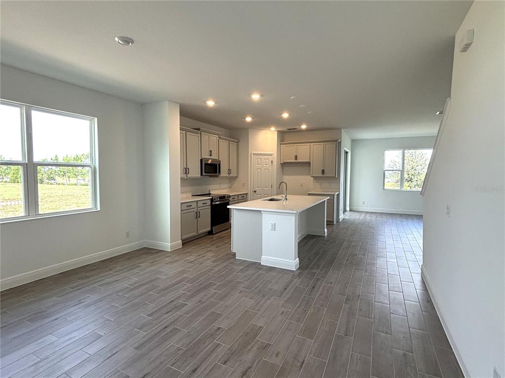 7252 ROLLING LEAF ROAD, GROVELAND, FL — photo 2 of 20