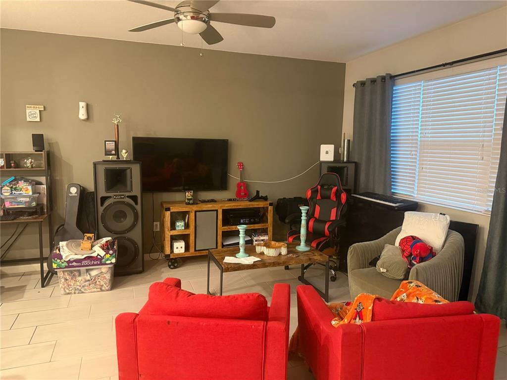 5148 CROWN HAVEN DRIVE, KISSIMMEE, FL — photo 4 of 12