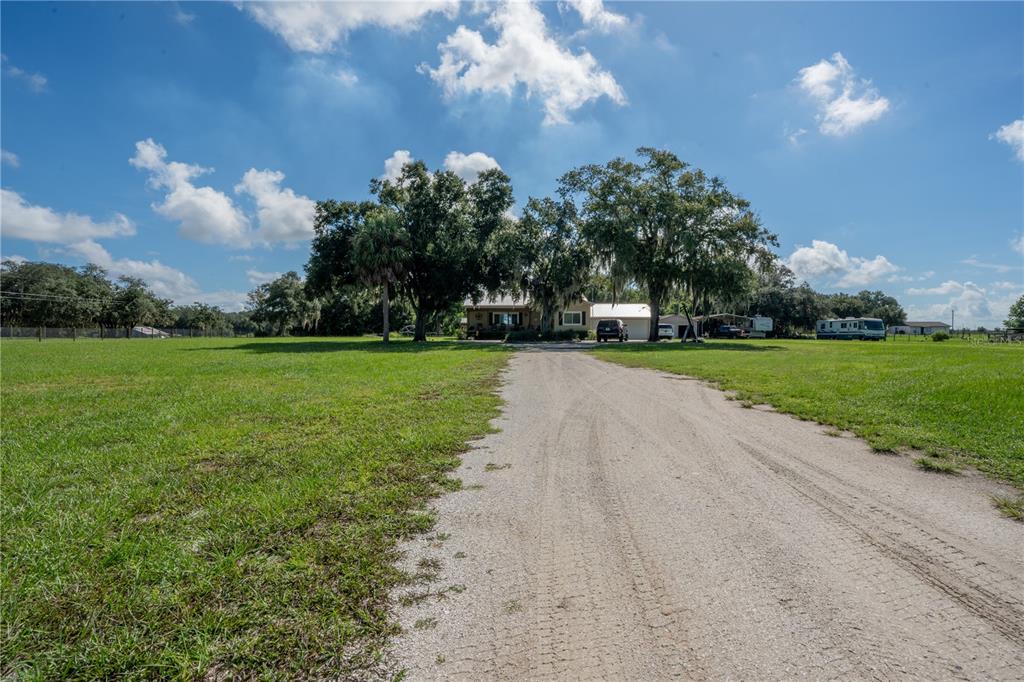2124 FOX RUN LANE