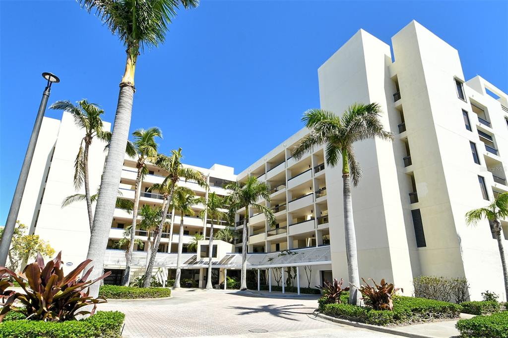 1932 HARBOURSIDE DRIVE UNIT 217