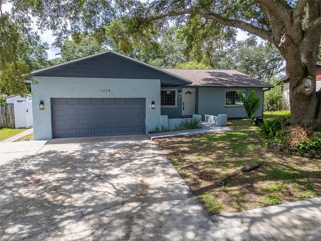1229 OAK VALLEY DRIVE, SEFFNER, FL — photo 2 of 30