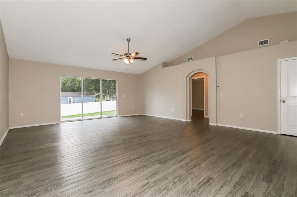 8375 GREYSTONE DRIVE, LAKELAND, FL — photo 2 of 15