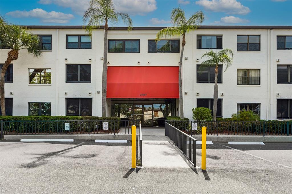 2587 COUNTRYSIDE BOULEVARD UNIT 6313