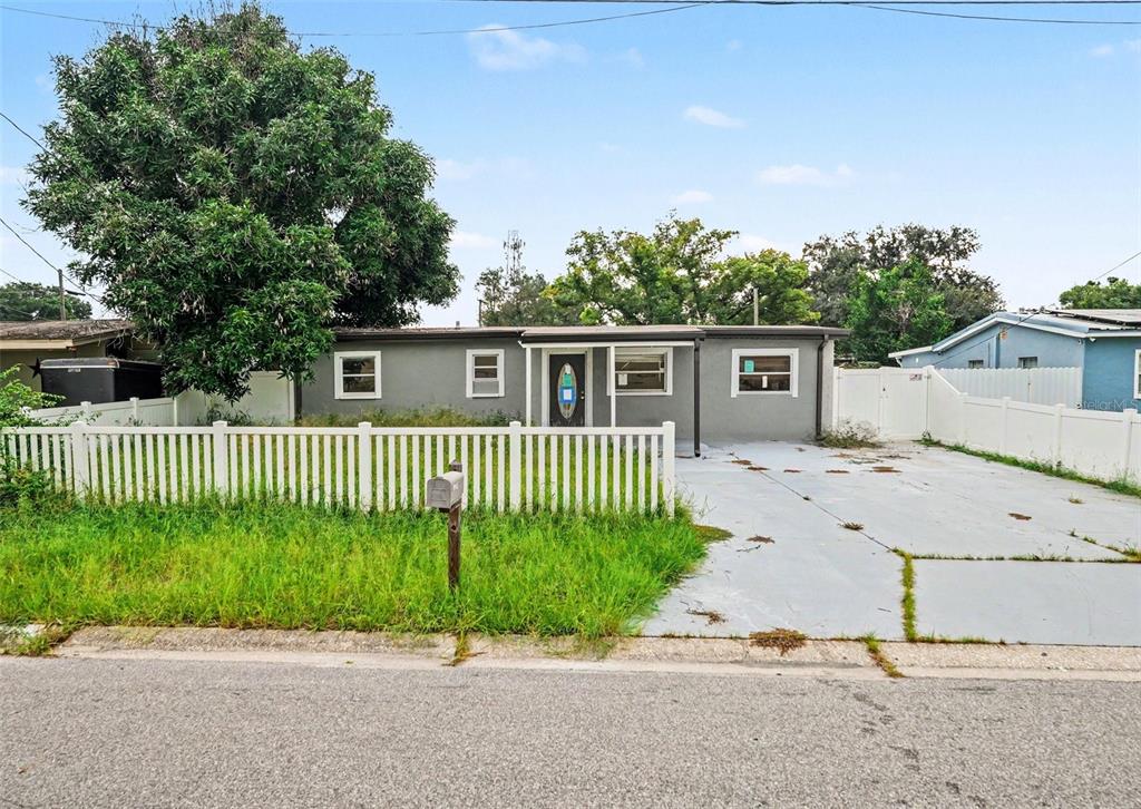 10925 N FLORENCE AVENUE, TAMPA, FL — photo 2 of 28