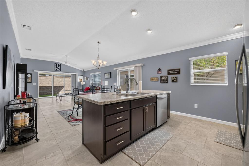 2137 LOCKLIN LANE, THE VILLAGES, FL — photo 3 of 30