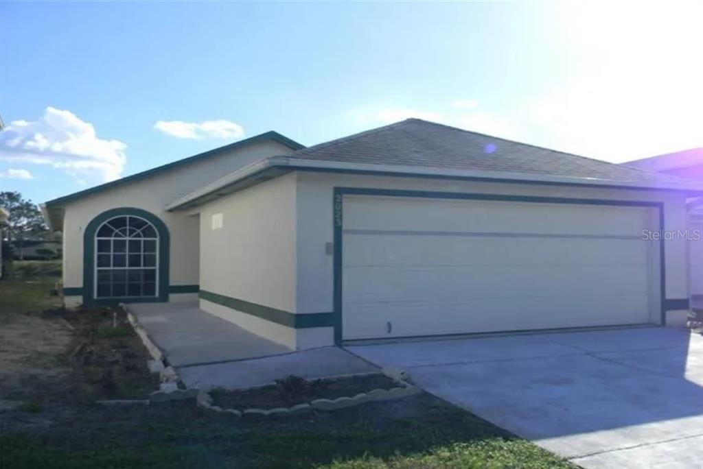 2023 HATTERAS POINT