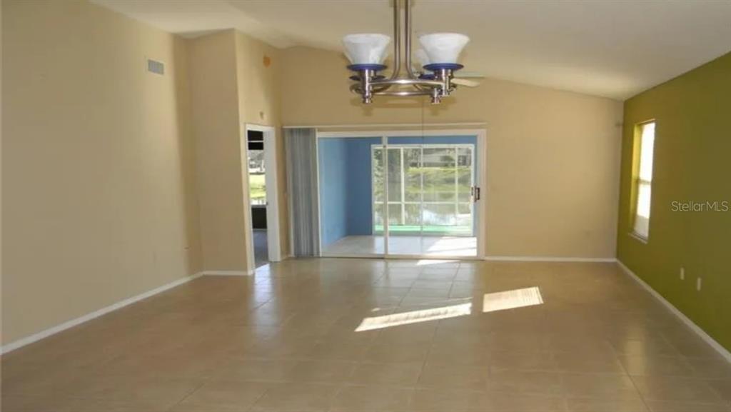 2023 HATTERAS POINT, LAKELAND, FL — photo 2 of 4