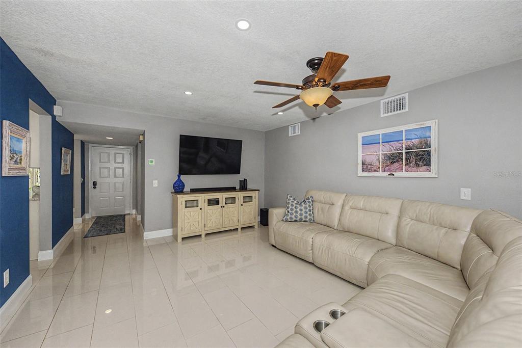 1801 E LAKE ROAD UNIT 1D, PALM HARBOR, FL — photo 5 of 30