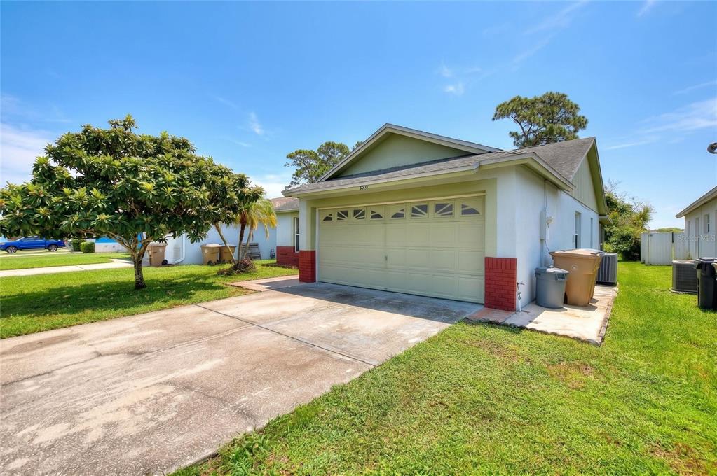 298 INDIAN POINT CIRCLE, KISSIMMEE, FL — photo 3 of 30