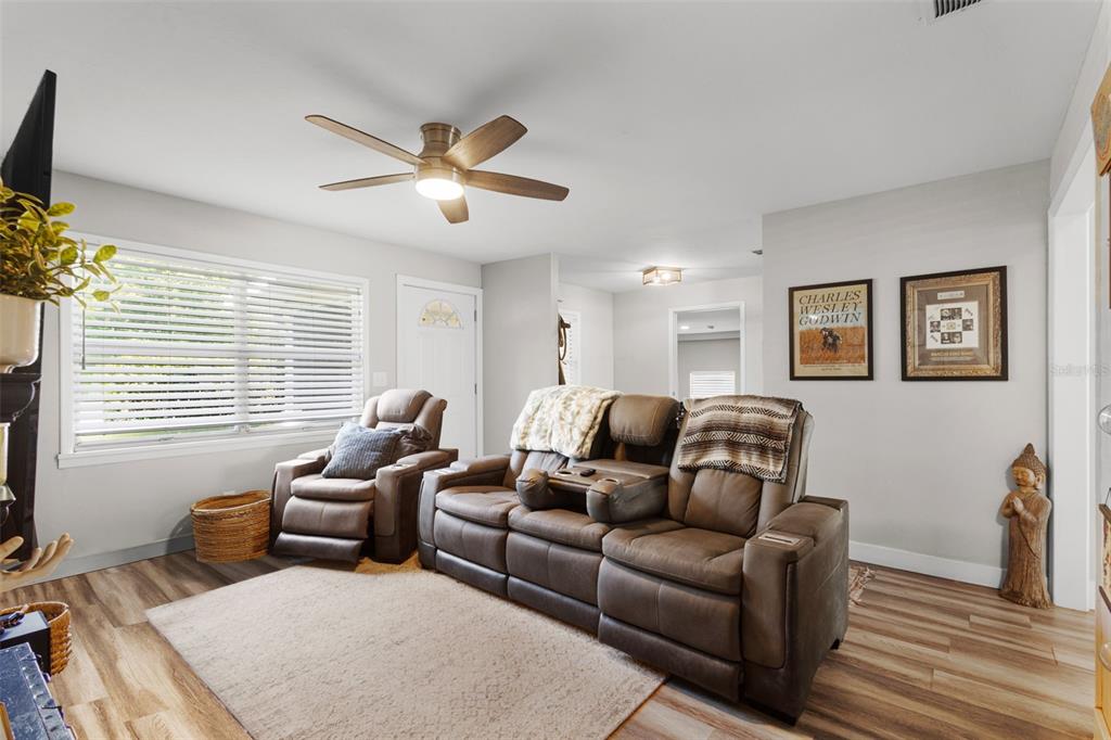 418 NE 3RD STREET, TRENTON, FL — photo 3 of 30