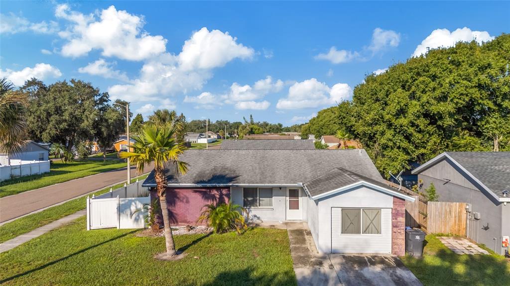 1002 PINE RIDGE CIRCLE, BRANDON, FL — photo 2 of 50