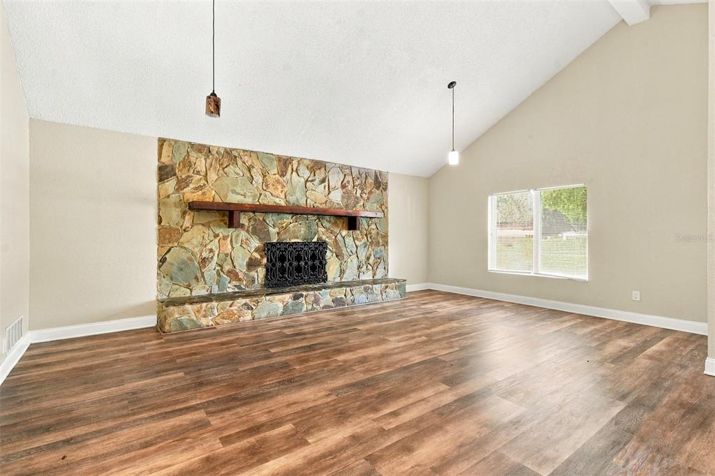 1582 DARLINGTON AVENUE, DELTONA, FL — photo 3 of 20