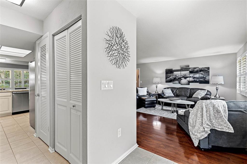 179 SUNSHINE DR, PALM HARBOR, FL — photo 4 of 30