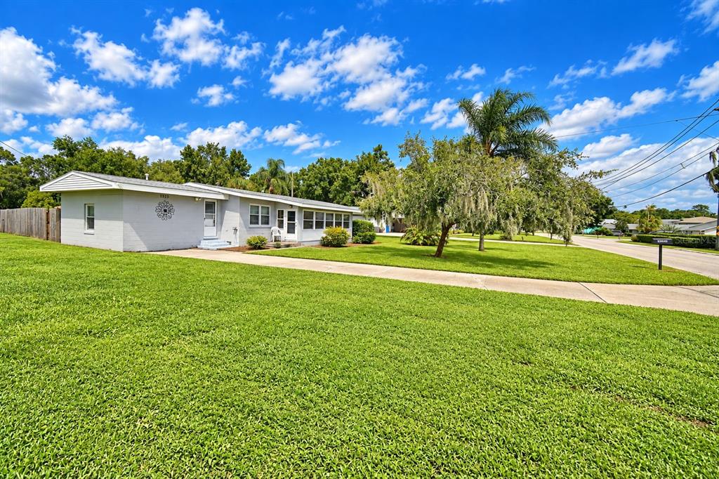 1325 LAKE SHIPP DR N, WINTER HAVEN, FL — photo 5 of 30