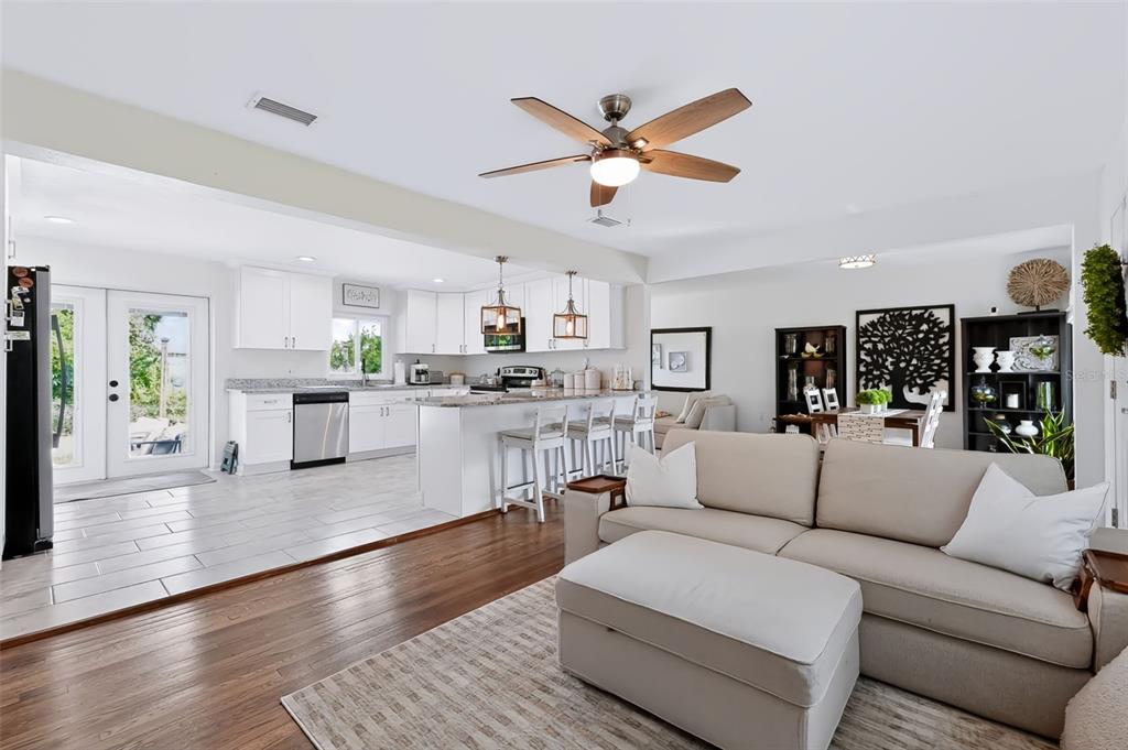 615 BROOKSIDE DRIVE, CLEARWATER, FL — photo 2 of 30