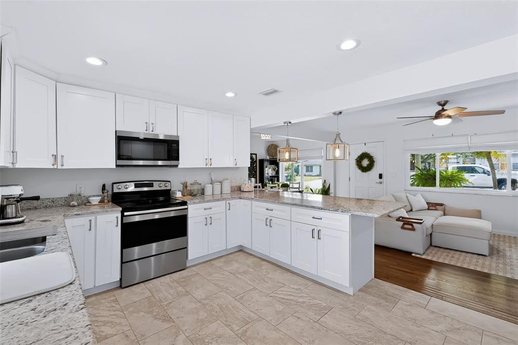 615 BROOKSIDE DRIVE, CLEARWATER, FL — photo 4 of 30