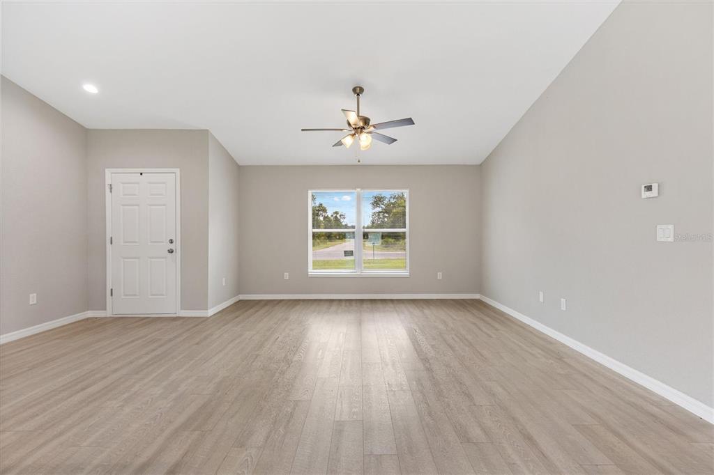 37 GUAVA TERRACE RADIAL, OCKLAWAHA, FL — photo 2 of 30
