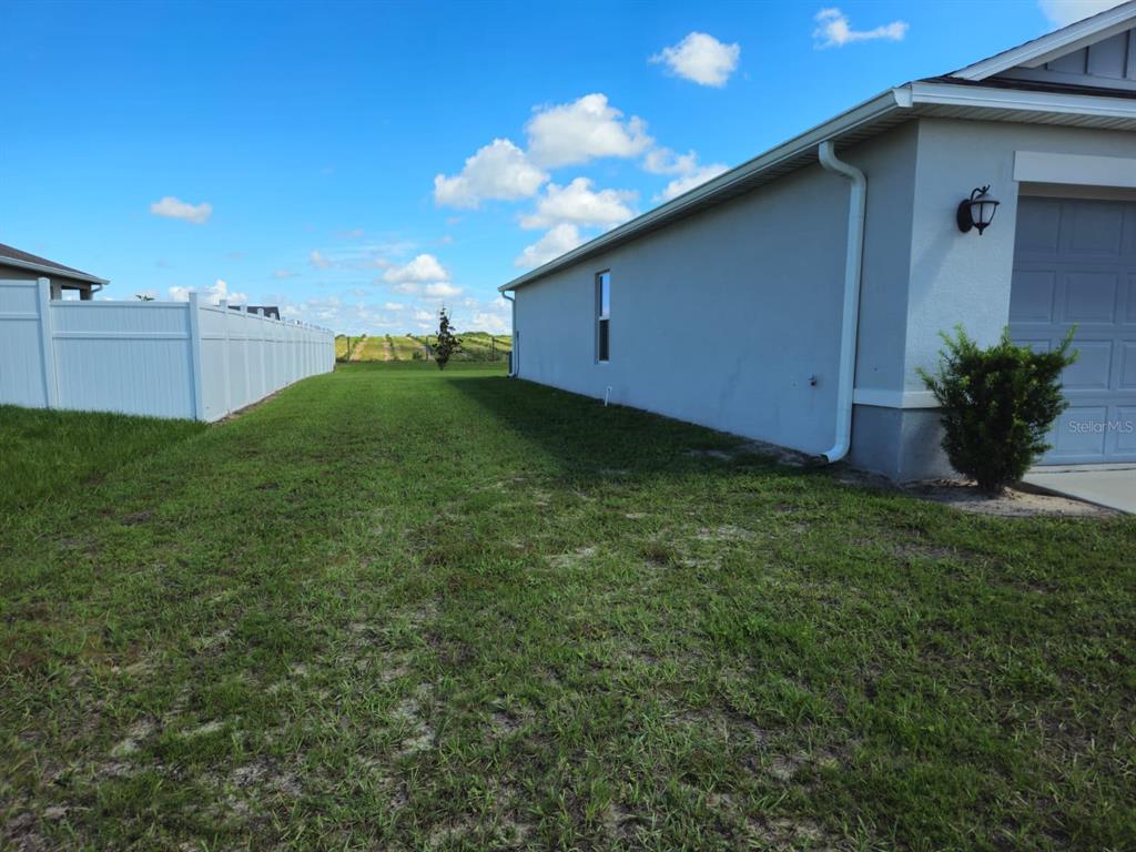 2058 FICUS STREET, MASCOTTE, FL — photo 2 of 18
