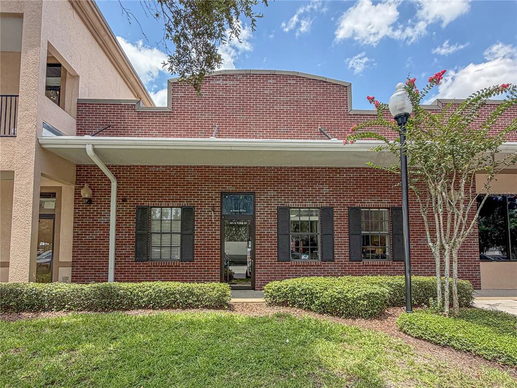 301 S TUBB STREET UNIT B2