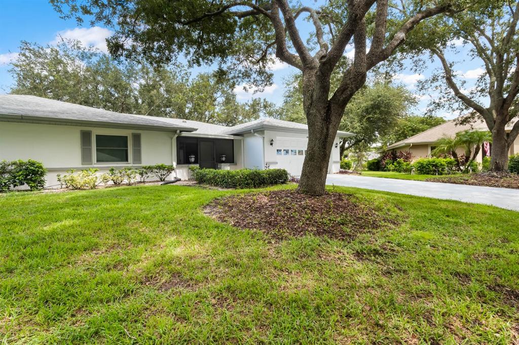 1613 LAUGHTON PLACE, SUN CITY CENTER, FL — photo 4 of 30