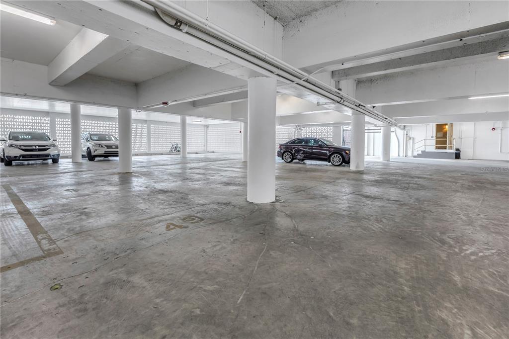 700 BEACH DRIVE NE UNIT 201, ST PETERSBURG, FL — photo 4 of 76