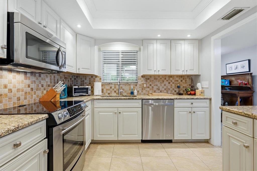 3944 LAKESIDE ROAD UNIT 160, SARASOTA, FL — photo 5 of 30
