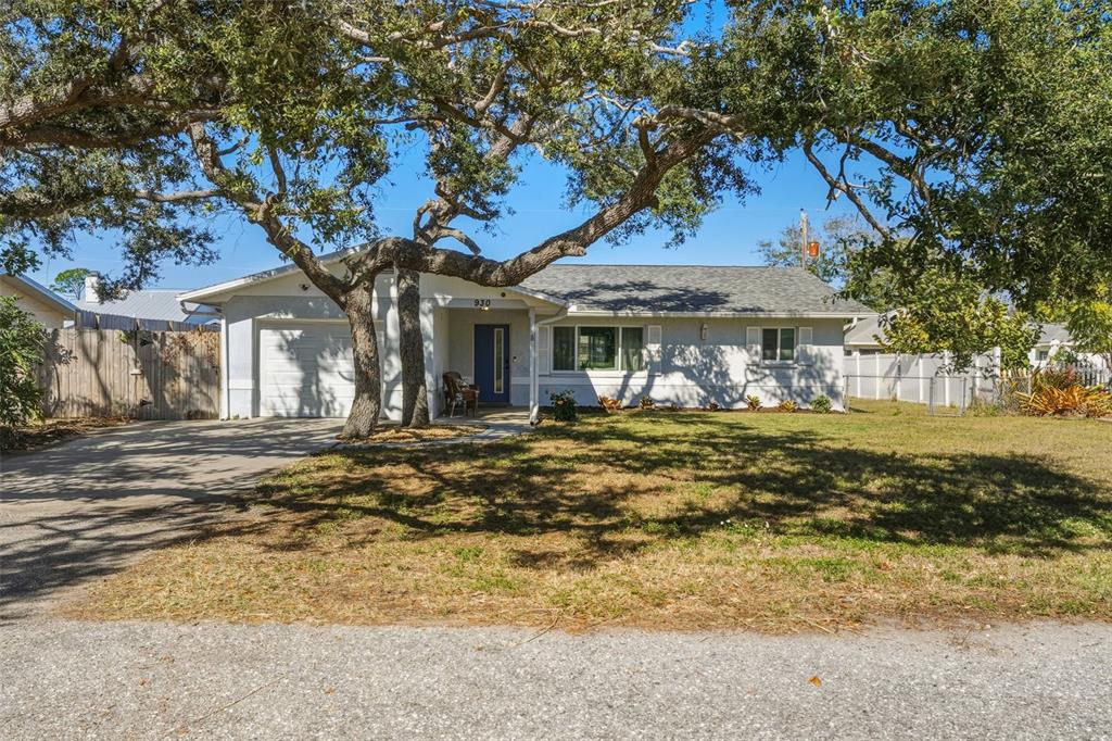 930 ROYAL ROAD