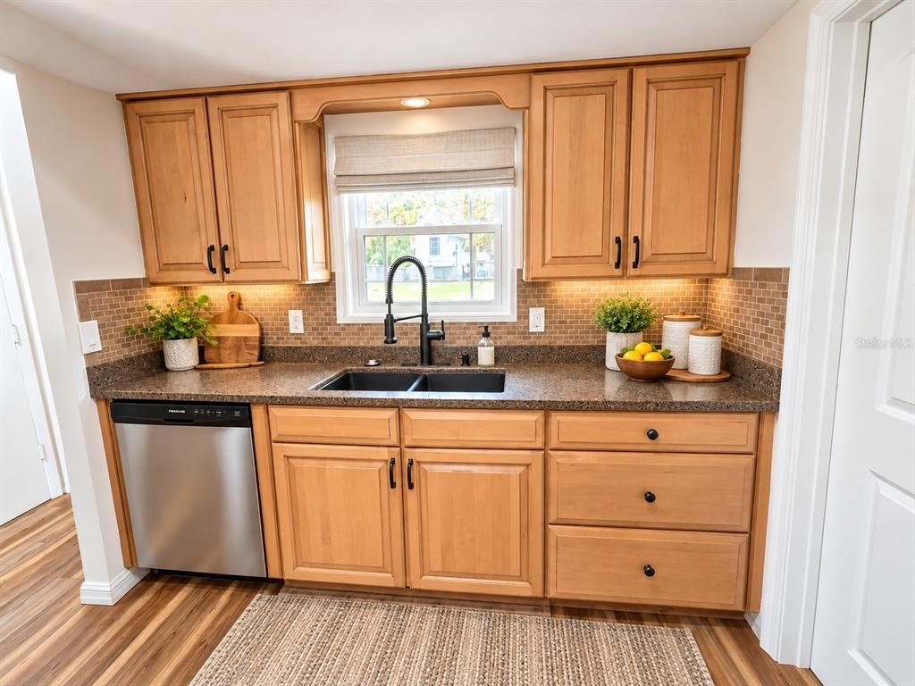 5054 SAN JOSE DRIVE, SARASOTA, FL — photo 4 of 30