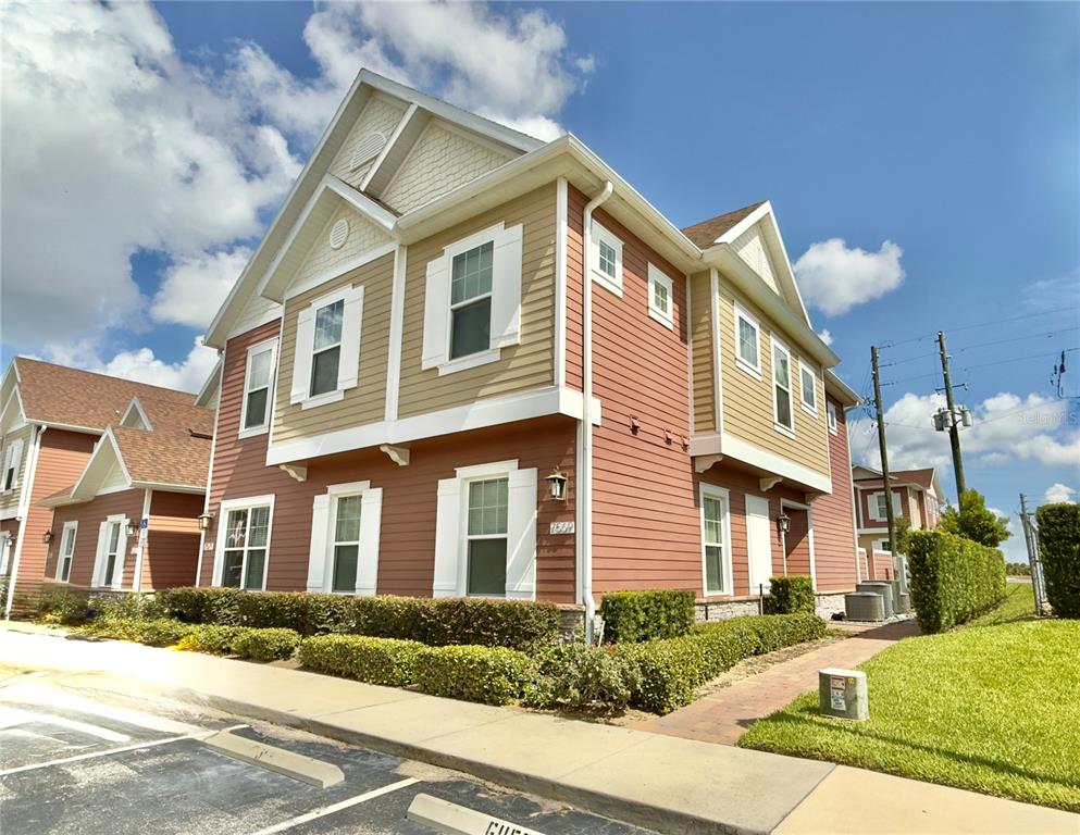 7569 SUNNY DREAMS LANE