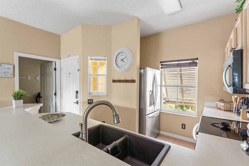 2782 SUN KEY PLACE, KISSIMMEE, FL — photo 4 of 35