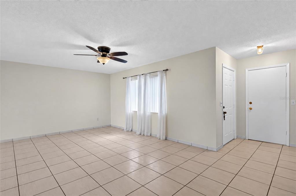 4712 STONY BROOK LANE, ORLANDO, FL — photo 5 of 47
