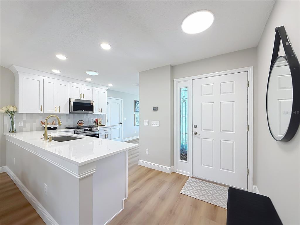 1305 LA ESTRELLITA WAY, THE VILLAGES, FL — photo 5 of 30