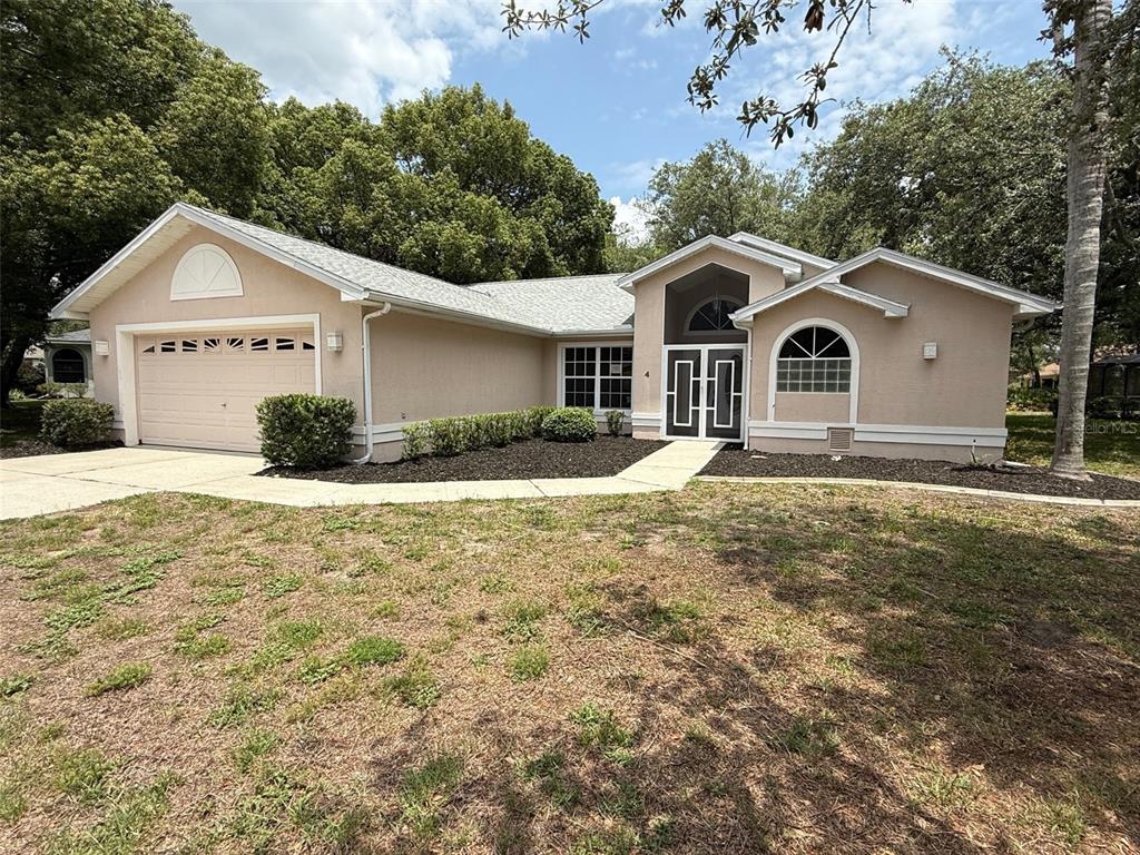 4 SANDPINE COURT W