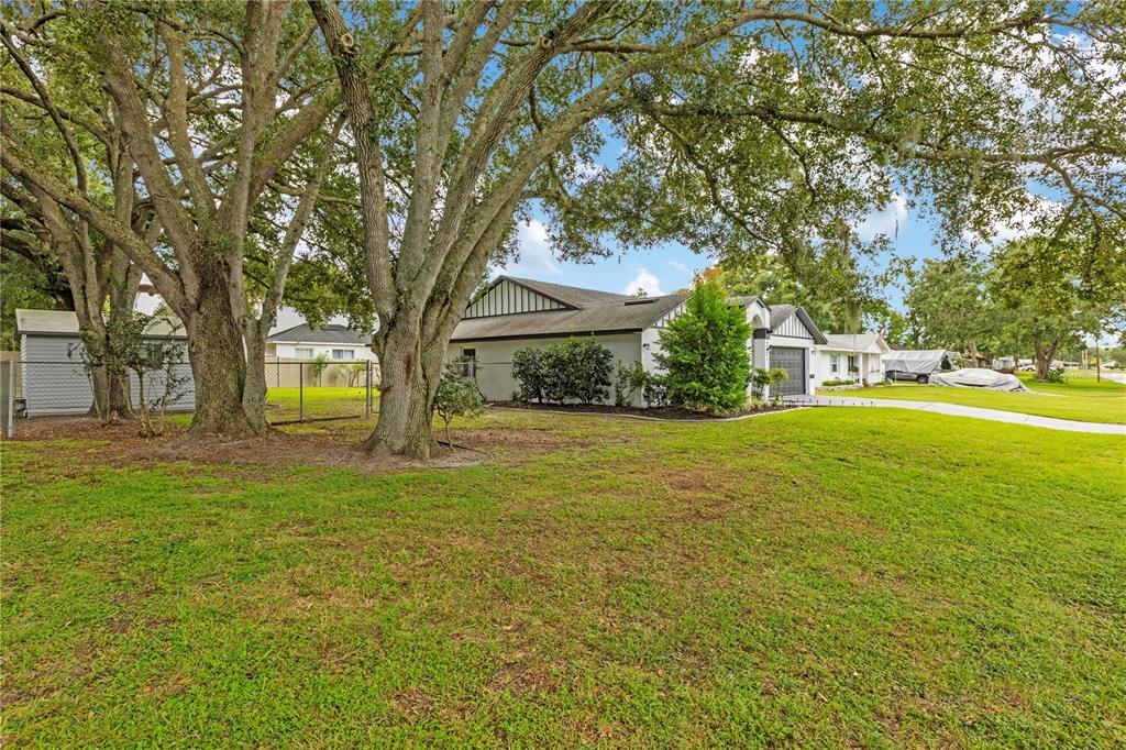 257 PADGETT PLACE N, LAKELAND, FL — photo 4 of 30