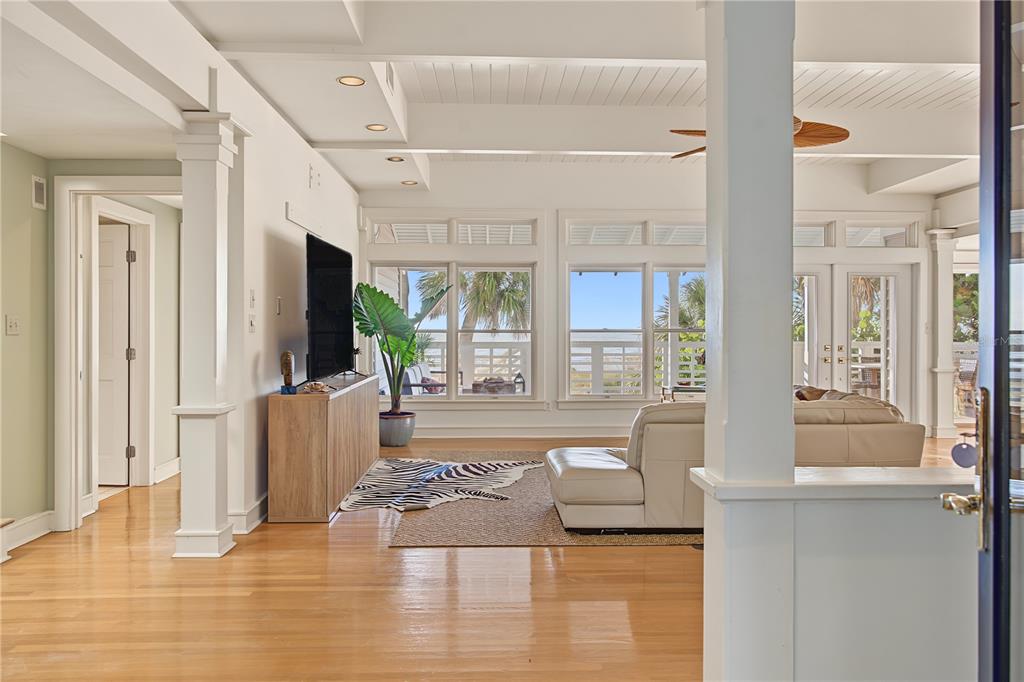 956 ELDORADO AVENUE, CLEARWATER, FL — photo 4 of 30