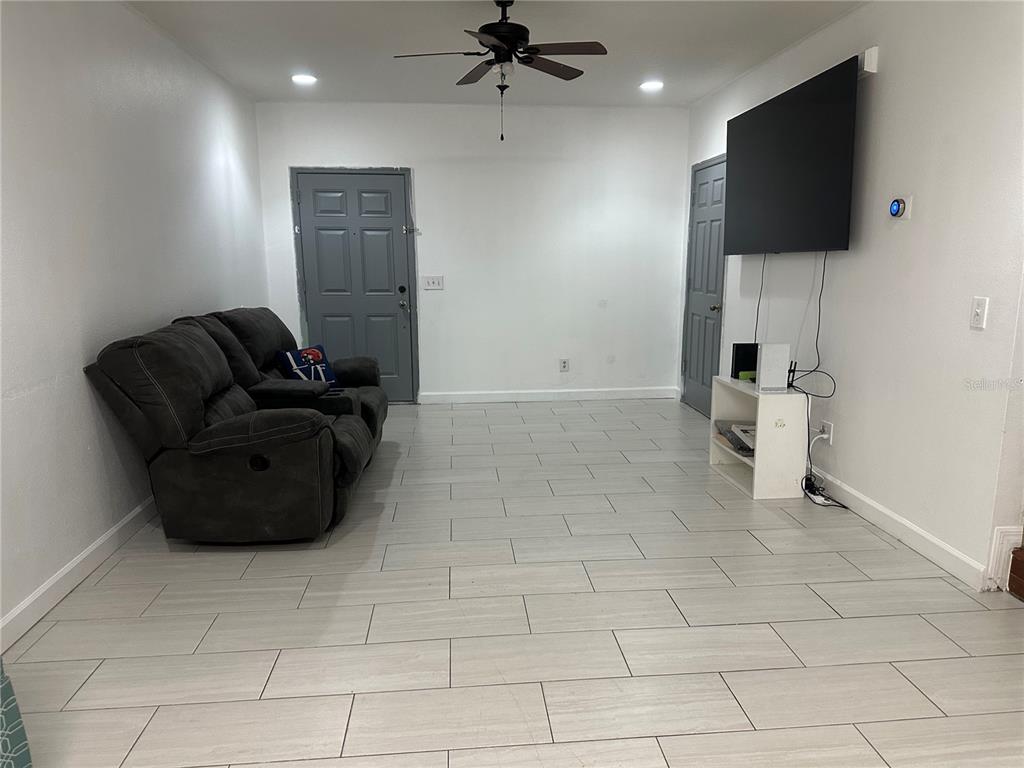 2325 28TH AVENUE E, PALMETTO, FL — photo 5 of 17