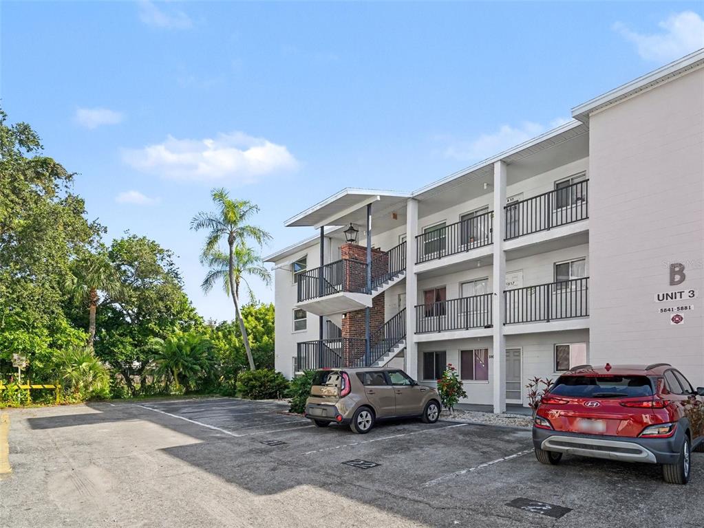 5855 PALM LANE UNIT B21
